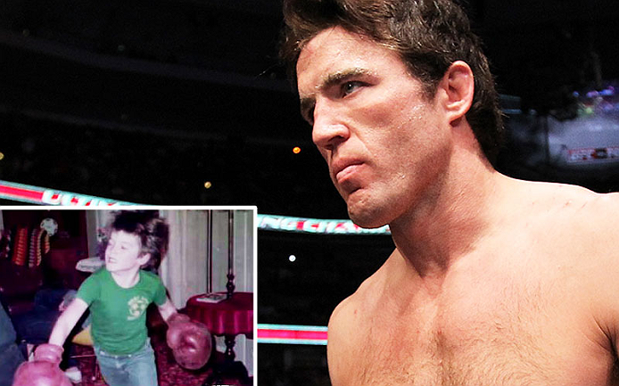 O sempre controverso Chael Sonnen é conhecido por seu pedigree em wrestling, mas como voce pode ver, ele vem afiando suas habilidades em pé desde pequeno.